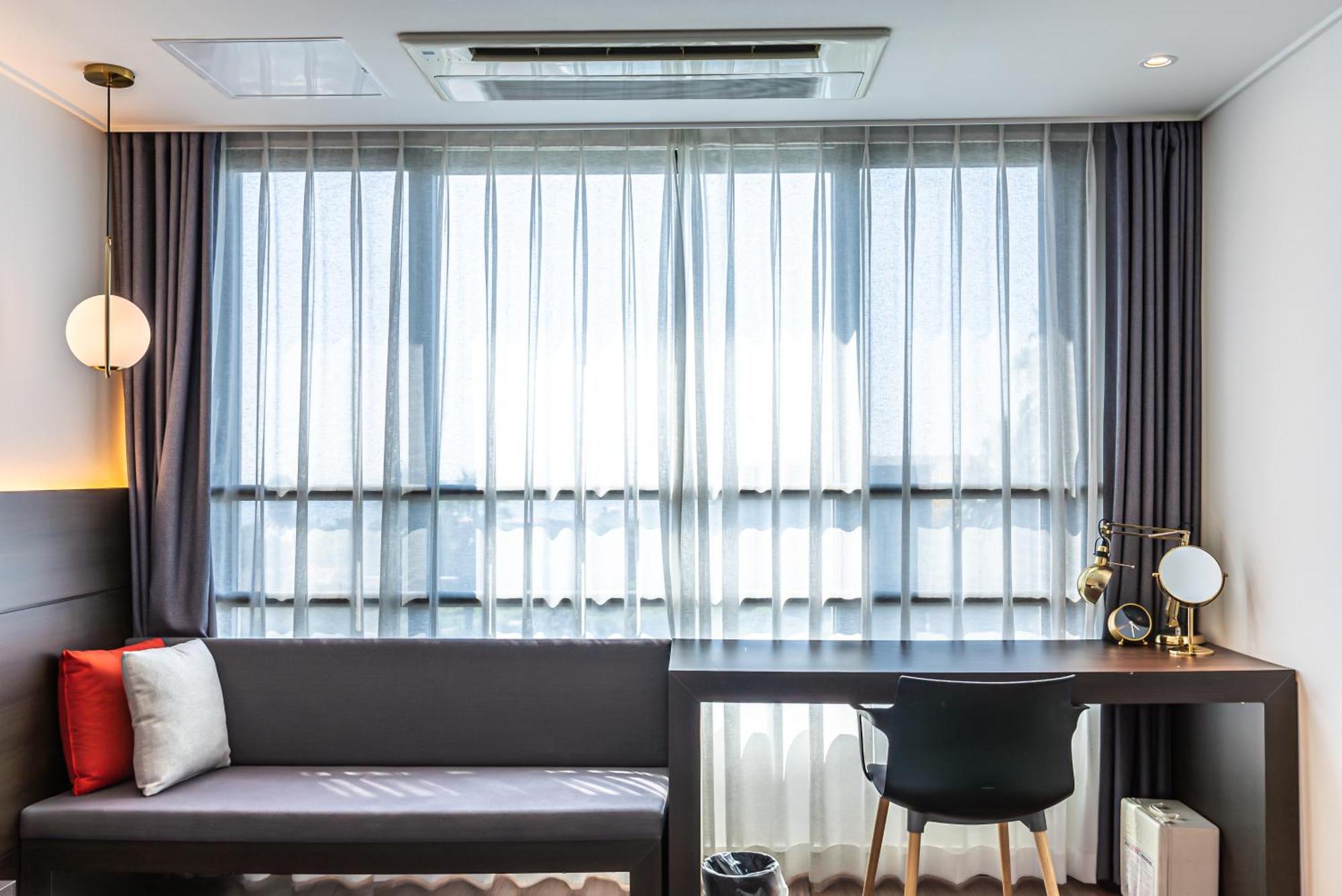 סאוגוויפו Hotel The Grang Jungmun מראה חיצוני תמונה