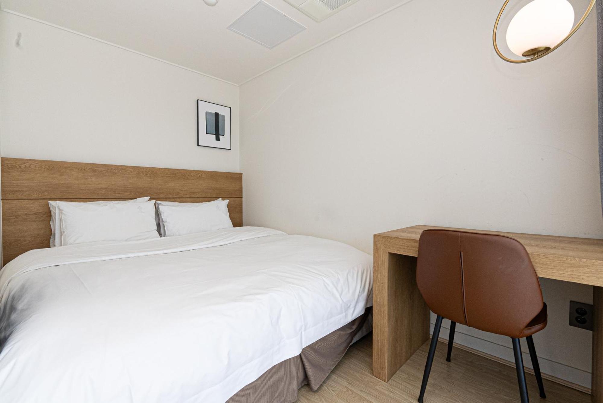 סאוגוויפו Hotel The Grang Jungmun מראה חיצוני תמונה